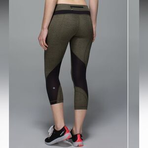 NWT New LULULEMON Run Inspire Crop II Leggings Dottie Dash Fatigue Green Black 6